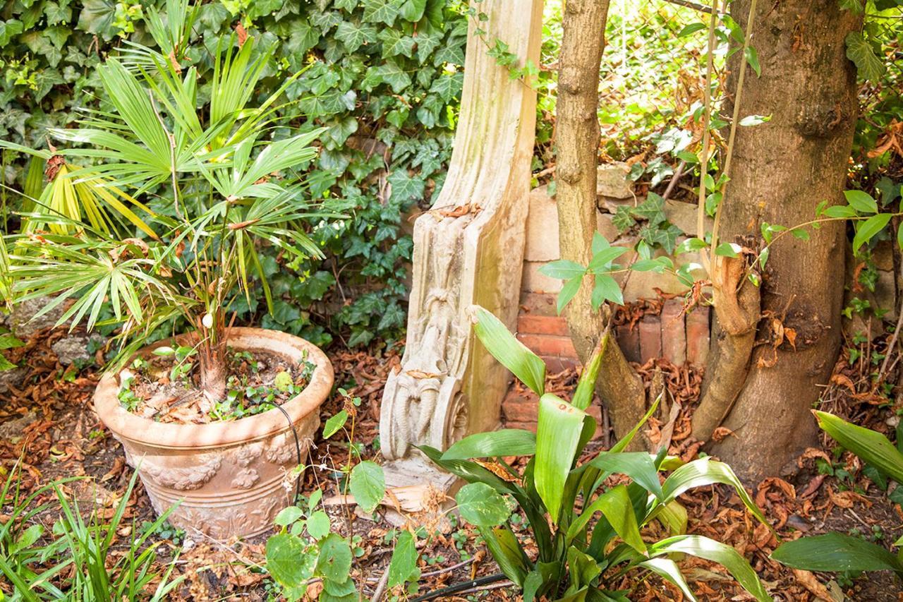 Urban Jungle Apartment Bologna Ngoại thất bức ảnh